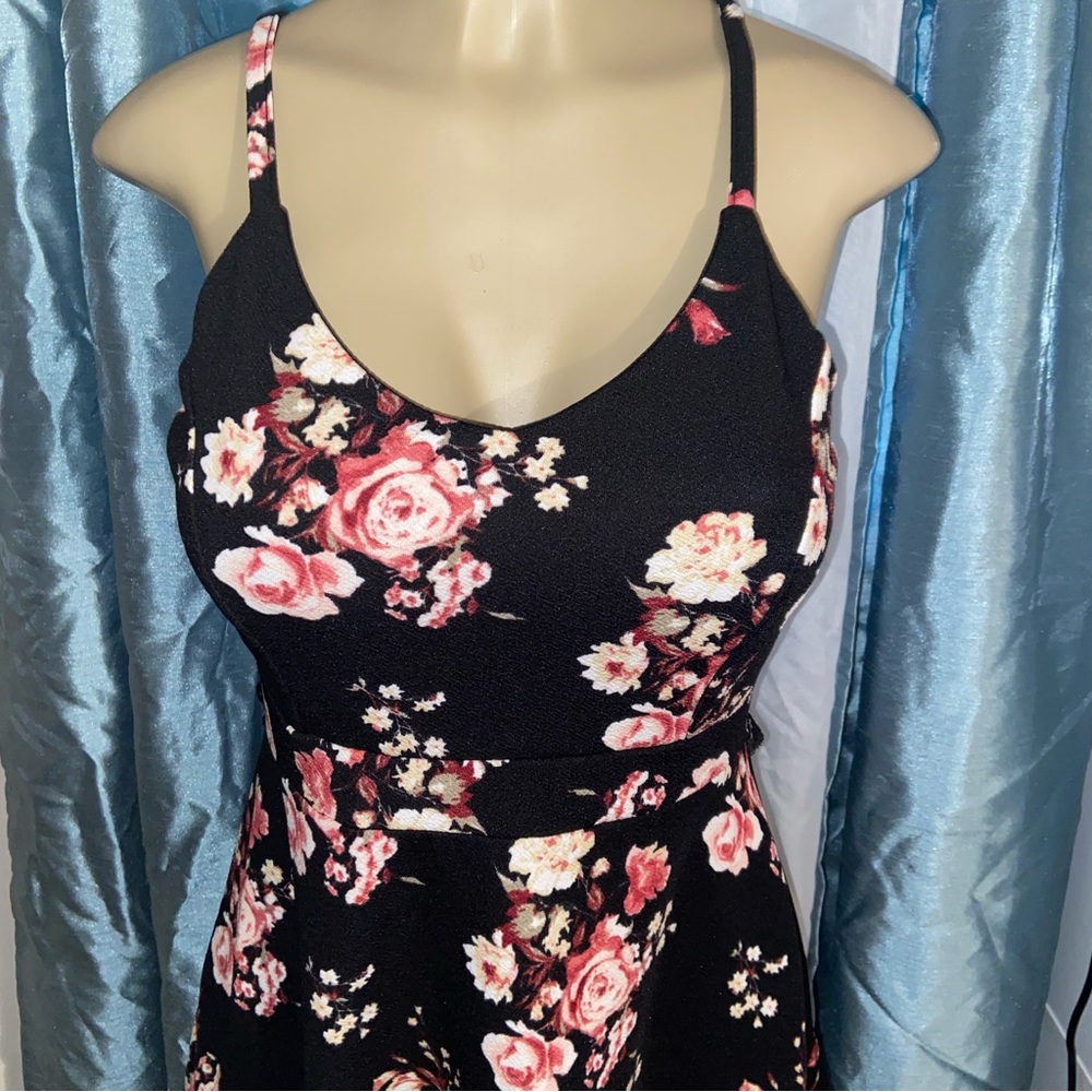 BLACK FLORAL DRESS 👗 - Picture 6 of 7